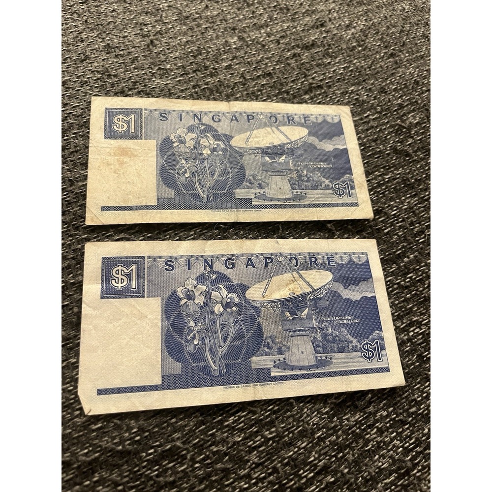 Singapore - One (1) Dollar Lot Of 2. Currency Circulation.